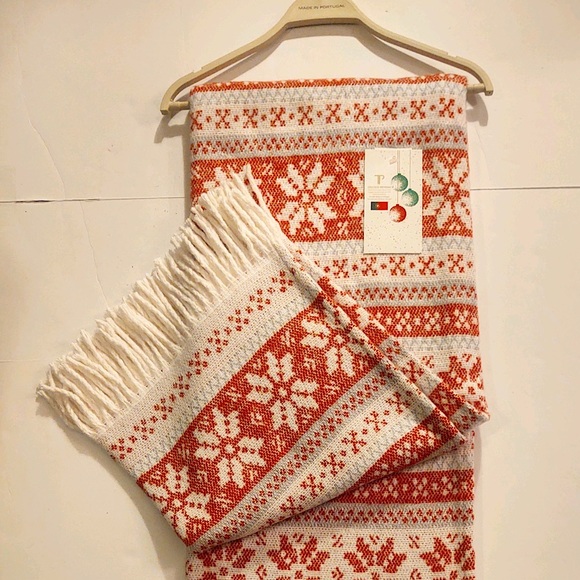 🎁Texteis Penedo Holiday Throw Blanket - Iced Red Snowflakes - Picture 3 of 8